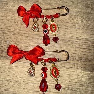 2 Elegant Red and Gold Charm Brooch Set